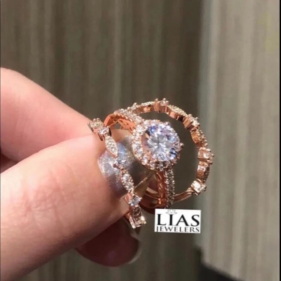 Jewelry - New 18k rose gold wedding ring set